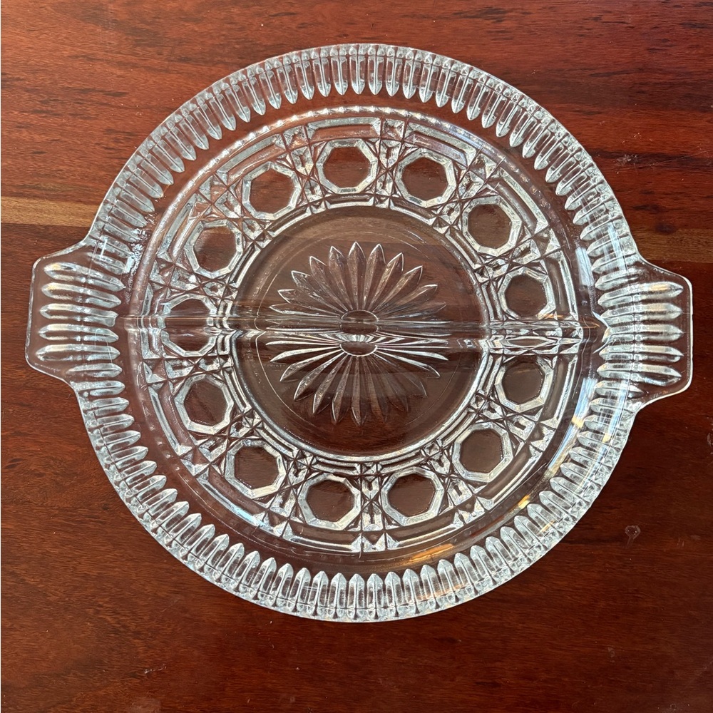 Vintage Federal Glass Windsor Button & Cane Round Divided Relish Dish 7 1/4 inch